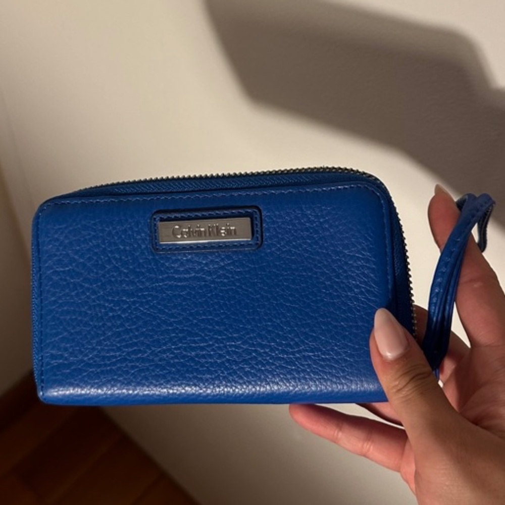 Calvin Klein Wristlet Cobalt Blue Zip-Around Leather Clutch Silver Accent Wallet
